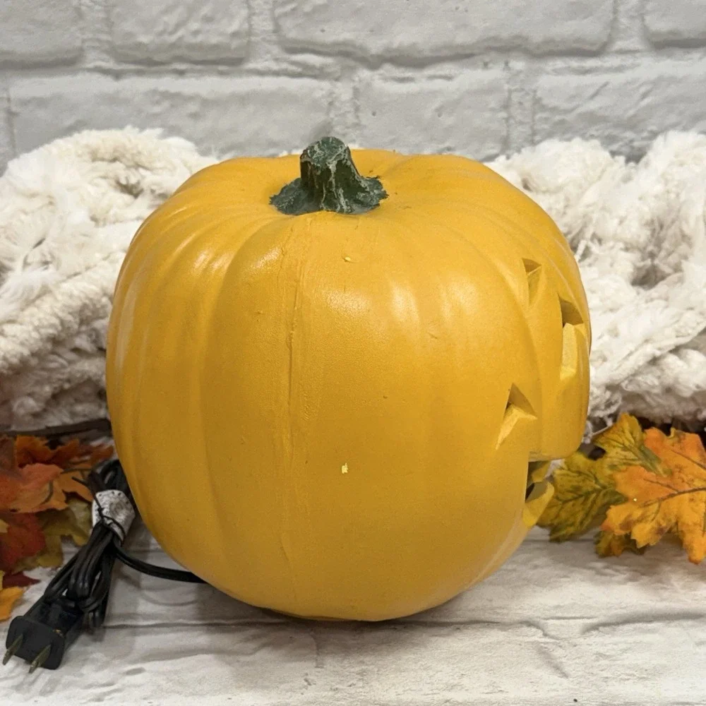 Halloween Jack O'Lantern Foam Blow Mold Light Up Pumpkin Happy Face 